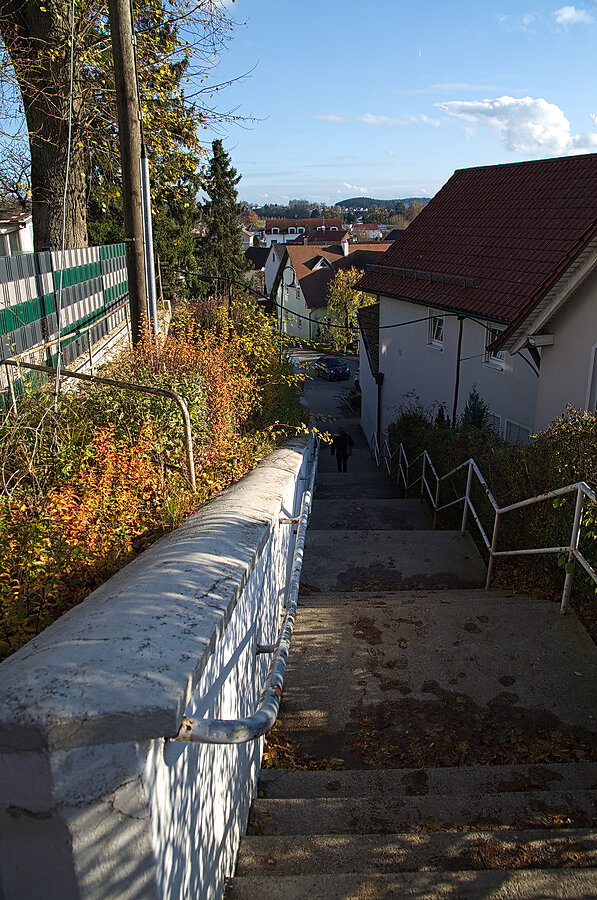 Aufgang zur Kirche